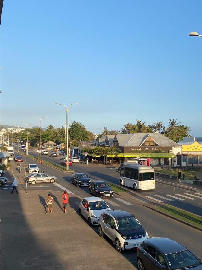 Le Suffren - Situe Au Front De Mer De St Pierre แซ็ง-ปีแยร์ ภายนอก รูปภาพ